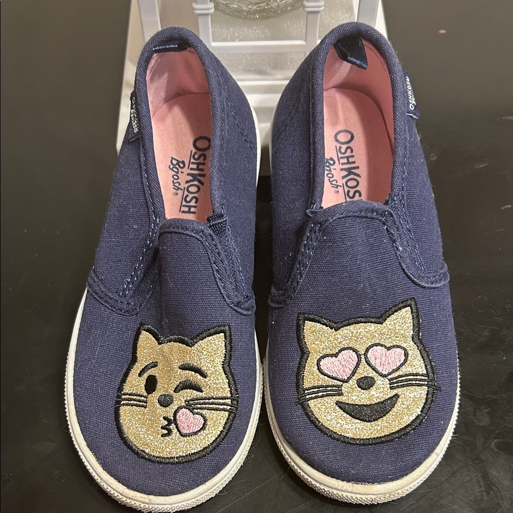 OshKosh B'gosh Kids' Blue Cat Heart Sneakers
